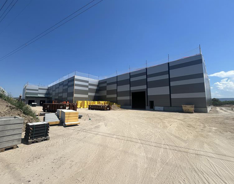 Neue Logistikhalle in wenigen Wochen fertig